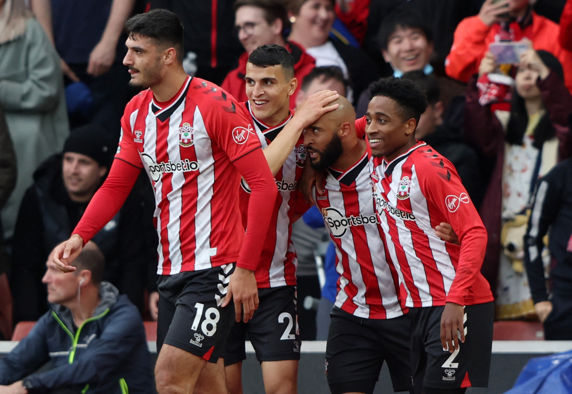 奥莱报：梅西将现场观看梅西杯U16首日赛事，巴萨将对阵河床（奥莱报：梅西将到场观战梅西杯U16揭幕日，巴萨对阵河床）