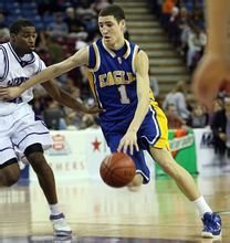 四川男篮全场仅得46分，创造CBA历史第二低得分纪录（CBA第二低分诞生：四川男篮全场仅得46分）