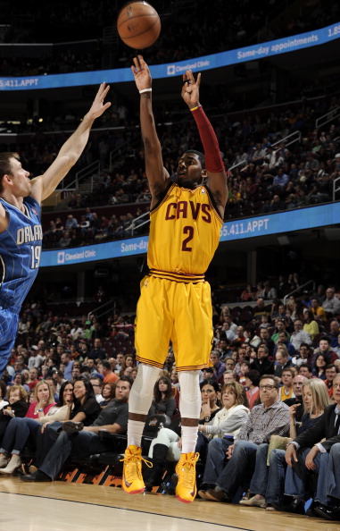 官方：齐达内之子卢卡内收肌受伤，已离开阿尔及利亚队训练营（阿尔及利亚队官宣：卢卡·齐达内内收肌受伤，已退出本期训练营）