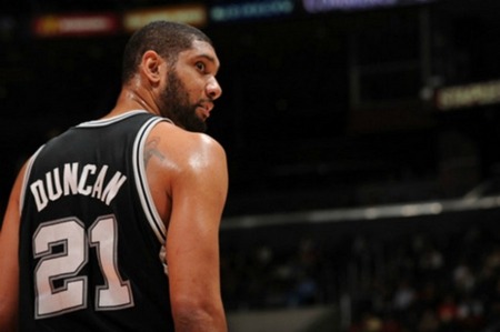 半场：拜仁2-2弗赖堡，卡尔、奥利塞分别传射，铃木唯人进球（半场战报：拜仁2-2弗赖堡，卡尔与奥利塞各传一射，铃木唯人破门）