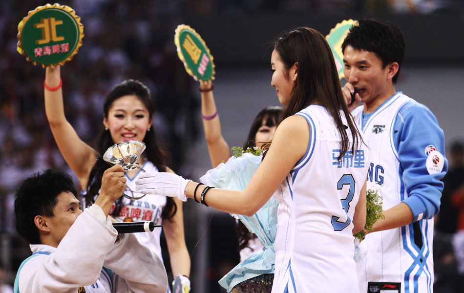 NBA：掘金击败76人 约基奇又是准三双（NBA：掘金力克76人 约基奇再献准三双）