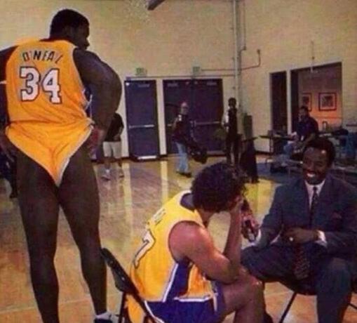 记者：丘库埃泽目前最有可能去富勒姆，土超俱乐部没报价（记者：丘库埃泽目前最有望加盟富勒姆，土超俱乐部尚无报价）