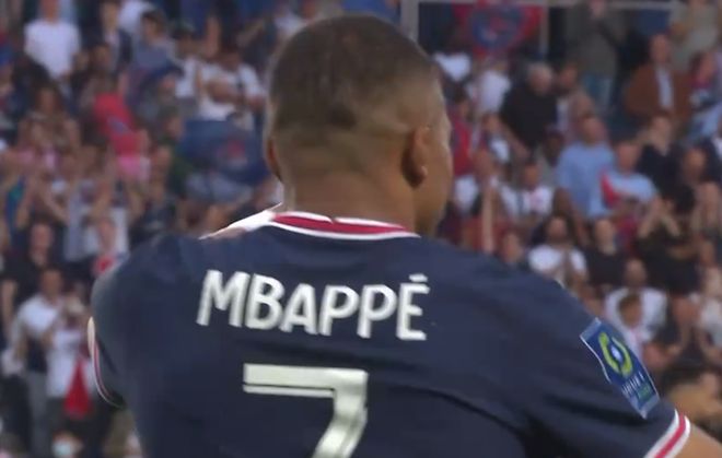 罗马诺：拜仁把博伊推荐给尤文，新任总监尚未作出决定（罗马诺：拜仁已向尤文推荐博伊，新任总监尚未定夺）