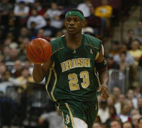 经济观察报：有关方面对国足洋帅年薪心理标准只有150万美元（经济观察报：相关人士对国足外籍主帅年薪的心理价位仅为150万美元）