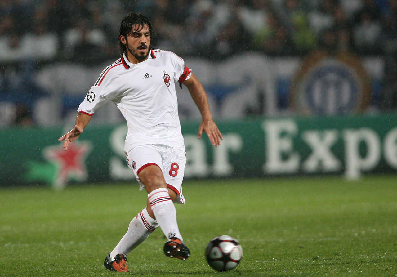 英媒：桑德兰向贡多齐报价2500万欧元，并密切关注小贝林（英媒：桑德兰出价2500万欧求购贡多齐，仍密切关注小贝林）