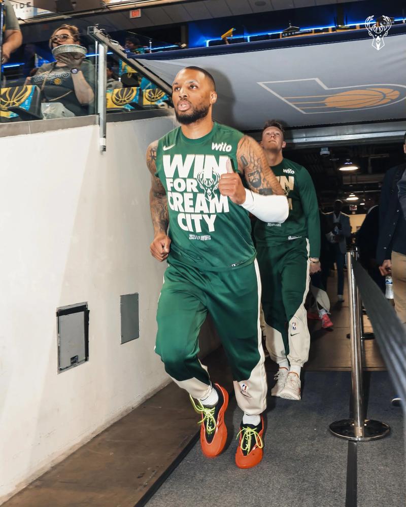 意媒：为避免球迷干扰，斯帕莱蒂决定尤文不在那不勒斯过夜（意媒：斯帕莱蒂为避球迷打扰，决定尤文不在那不勒斯过夜）