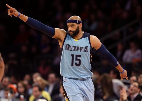 官方：德利赫特力压B费和阿马德，当选曼联11月最佳球员（曼联官宣：德利赫特压过B费和阿马德，荣膺11月队内最佳球员）