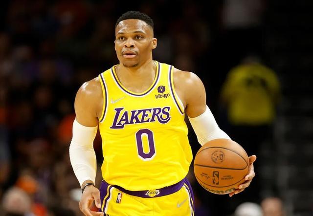 李磊：国安原本有夺得双冠的机会，配得上足协杯冠军荣誉（李磊：国安曾握双冠良机，足协杯冠军当之无愧）