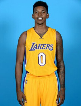 找感觉！张镇麟替补15分钟4中3拿到6分6板 正负值+10（状态回升！张镇麟替补15分钟4投3中拿下6分6篮板，正负值+10）