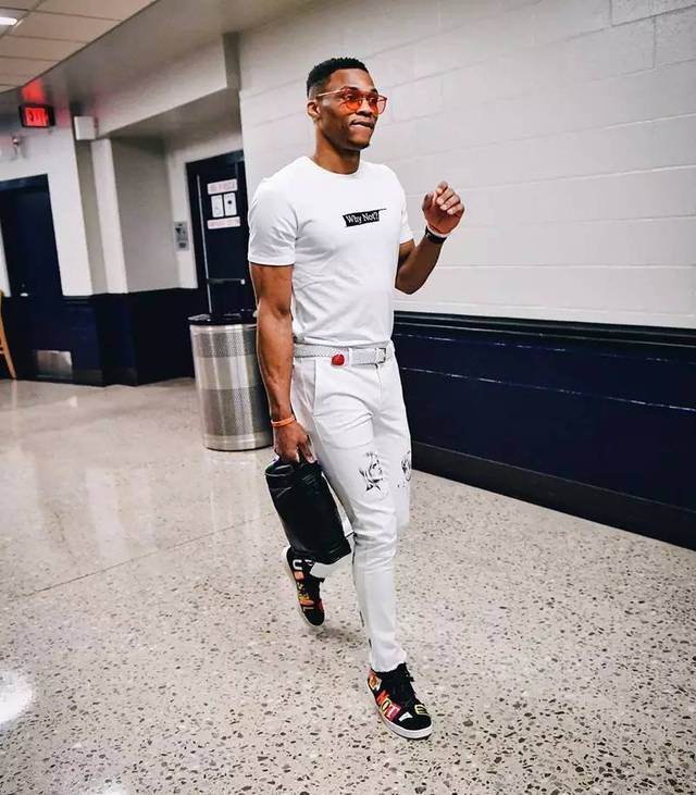 火媒：输鹈鹕能看清火箭真实力 说失去范弗里特因祸得福很愚蠢（火媒：鹈鹕一战照出火箭底色，把范弗里特缺阵说成因祸得福太荒唐）