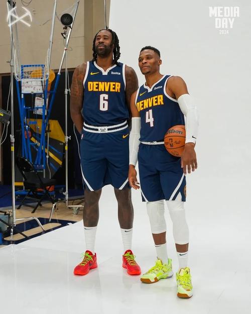 NBA：马刺新秀文班亚马闪耀 全场送出六盖帽（NBA：马刺新秀文班亚马大放异彩 全场贡献6次封盖）