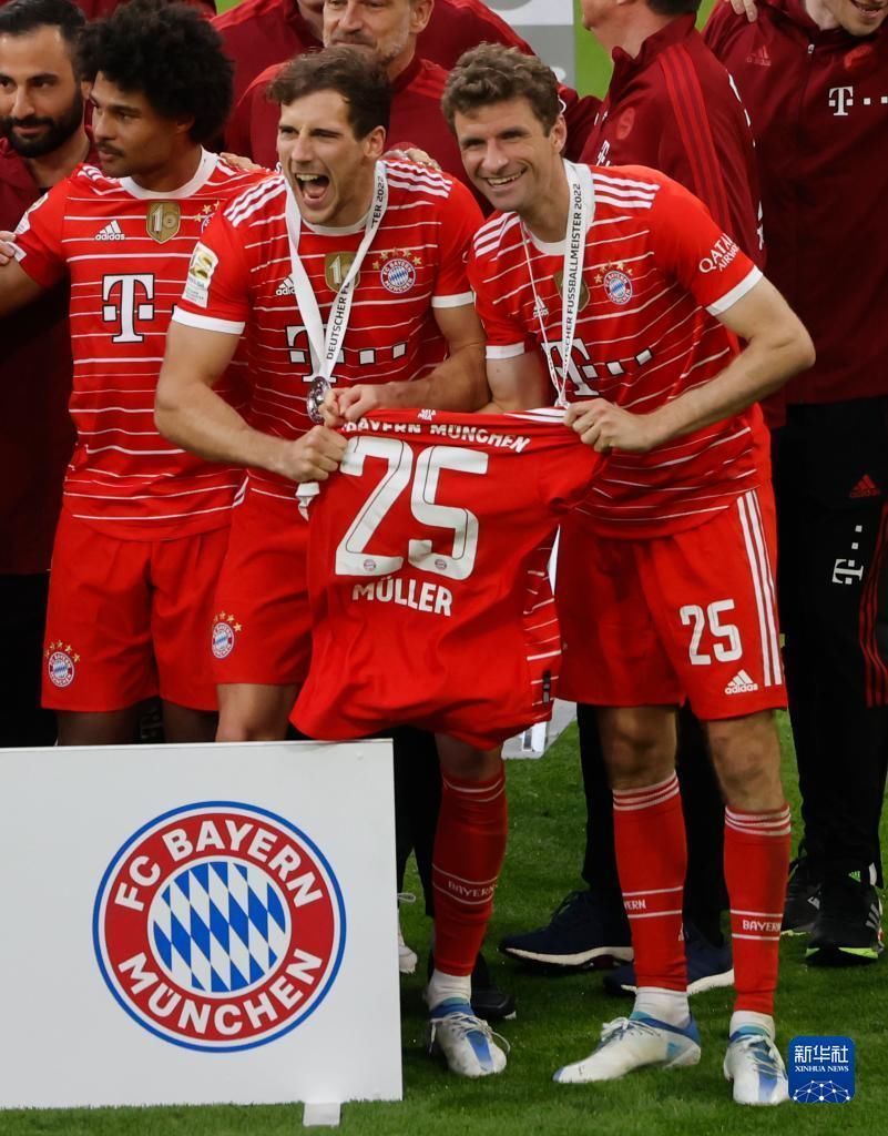 布伦森：布朗推行他的战术体系严厉督促我们 要坚决执行从我做起（布伦森：布朗强力推行战术体系并严厉督促，我们须坚决执行，我先以身作则）