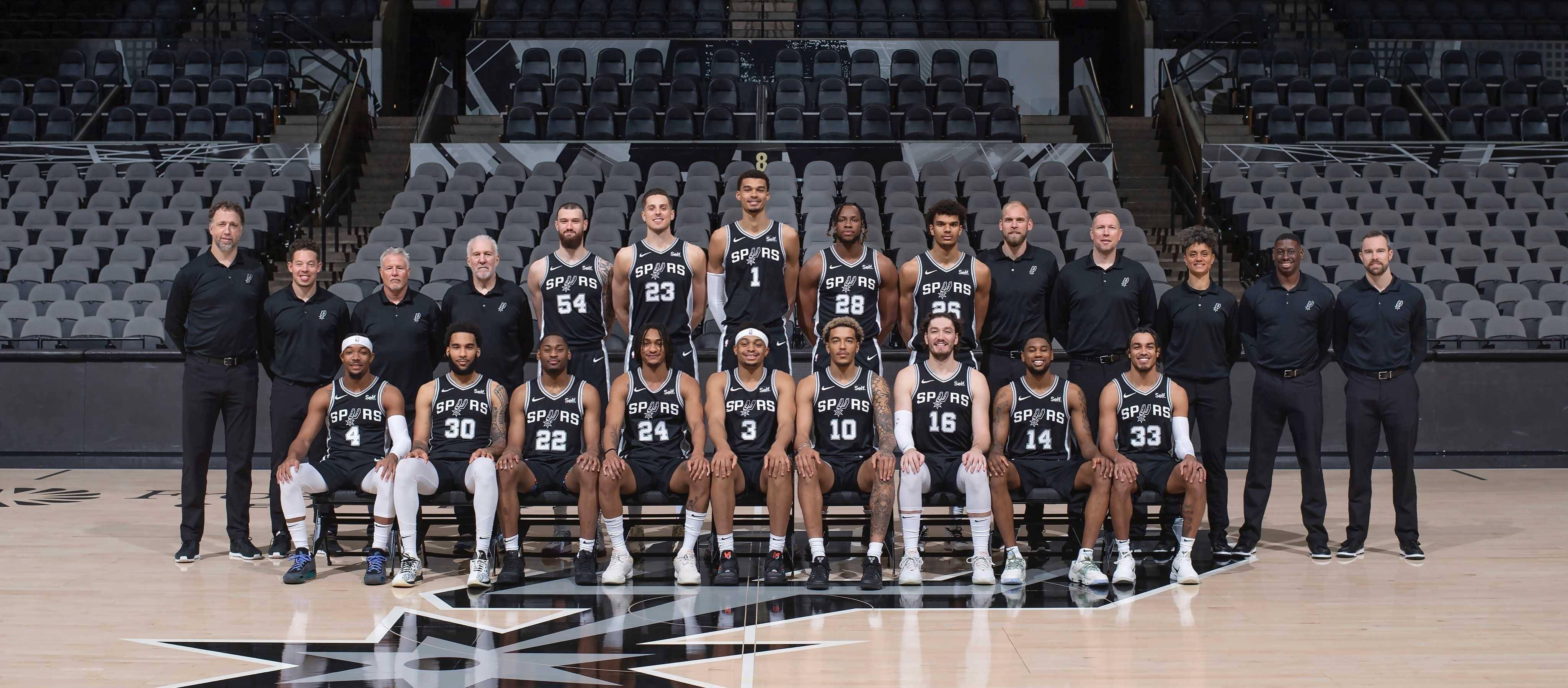 长春亚泰老将谭龙休赛期加练：国旗下的奔跑，坚持生长的模样（长春亚泰老将谭龙休赛期苦练：国旗下奔跑，坚持向上生长）