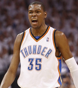 李玮锋：做青训我是下定决心的；苏超最重要的是给年轻人舞台（李玮锋：坚定投身青训；苏超关键是给年轻人机会）